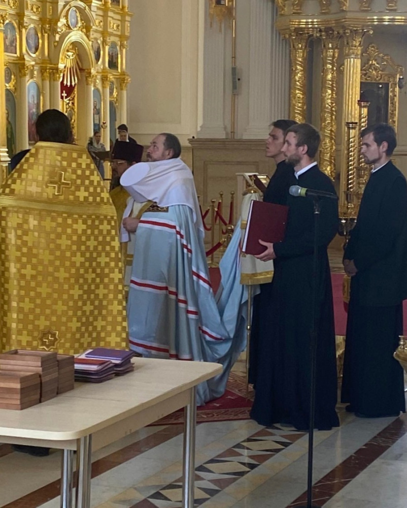 Выпускникам 9 класса православной гимназии вручили аттестаты | 30.06.2023 |  Пенза - БезФормата